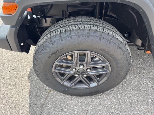 new 2025 Jeep Wrangler car, priced at $41,680