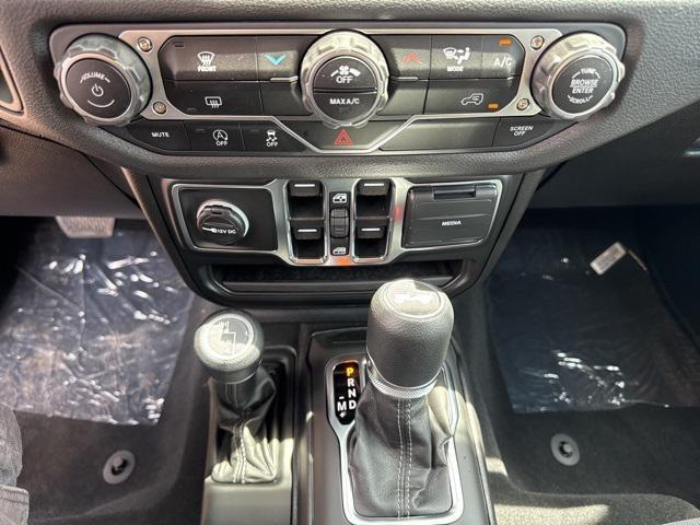 new 2025 Jeep Wrangler car, priced at $41,680