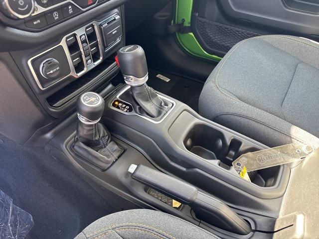 new 2025 Jeep Gladiator car, priced at $42,670