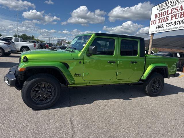 new 2025 Jeep Gladiator car, priced at $42,670
