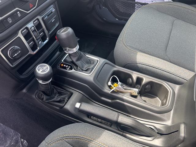 new 2025 Jeep Gladiator car, priced at $40,690