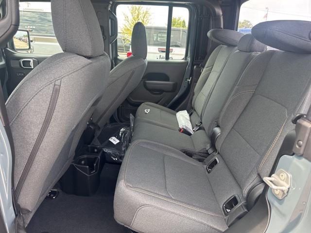 new 2025 Jeep Gladiator car, priced at $40,690