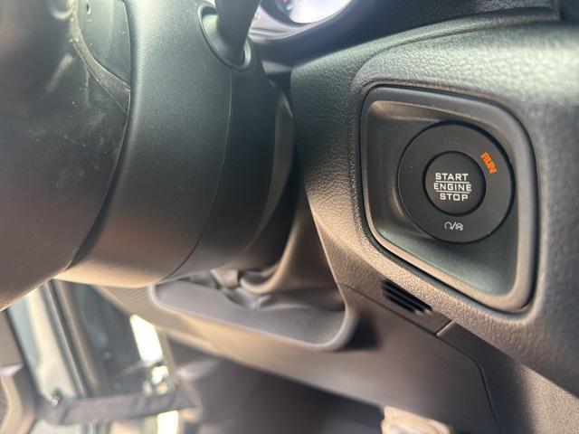 new 2025 Jeep Gladiator car, priced at $40,690