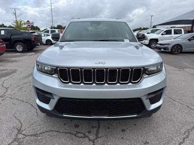 new 2025 Jeep Grand Cherokee car, priced at $30,725