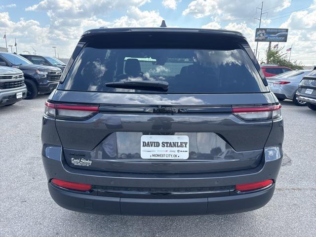 new 2025 Jeep Grand Cherokee car, priced at $38,230