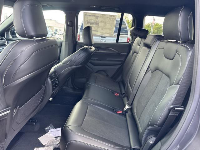 new 2025 Jeep Grand Cherokee car, priced at $38,230