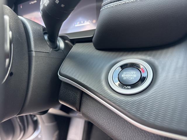 new 2025 Jeep Grand Cherokee car, priced at $38,230