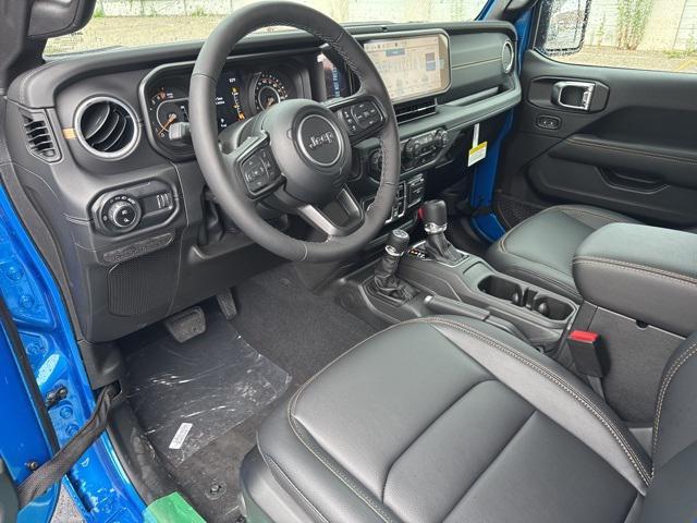 new 2025 Jeep Gladiator car, priced at $38,280