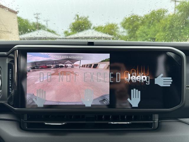 new 2025 Jeep Gladiator car, priced at $38,280