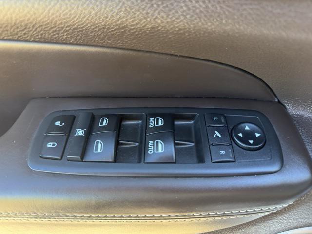 used 2019 Jeep Grand Cherokee car, priced at $28,275