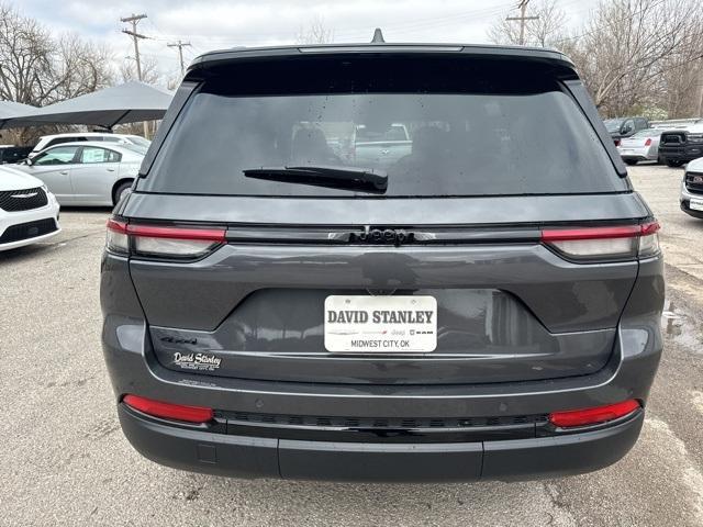 new 2024 Jeep Grand Cherokee car, priced at $36,930