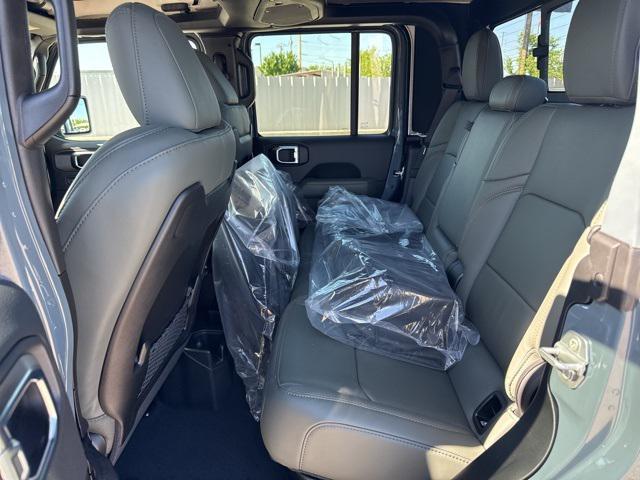 new 2025 Jeep Gladiator car, priced at $51,960