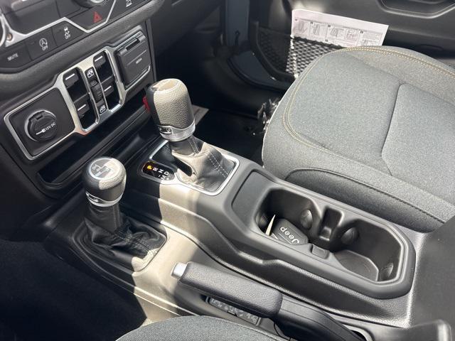new 2025 Jeep Gladiator car, priced at $28,790