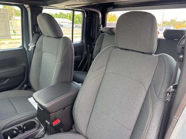 new 2025 Jeep Gladiator car, priced at $28,790