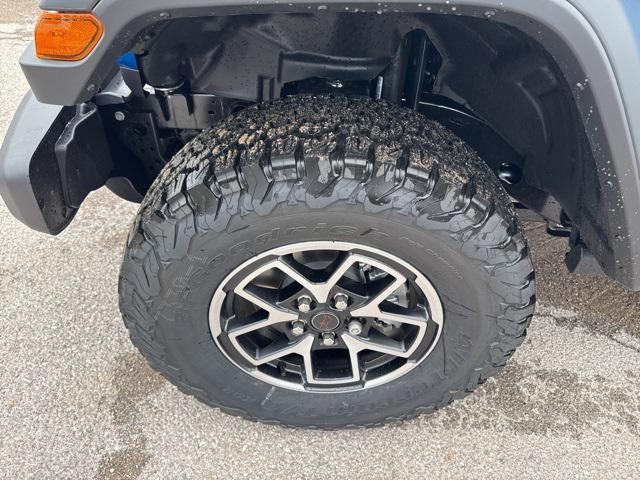 new 2025 Jeep Wrangler car, priced at $50,220