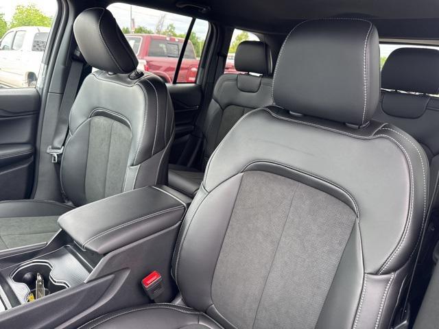 new 2025 Jeep Grand Cherokee car, priced at $37,330