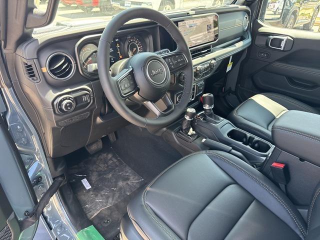 new 2025 Jeep Gladiator car, priced at $38,280
