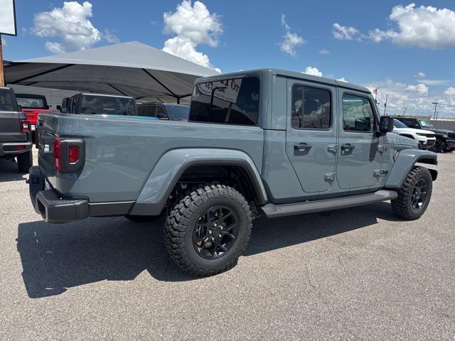 new 2025 Jeep Gladiator car, priced at $38,280