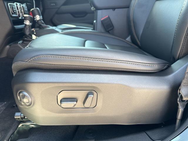 new 2025 Jeep Gladiator car, priced at $38,280