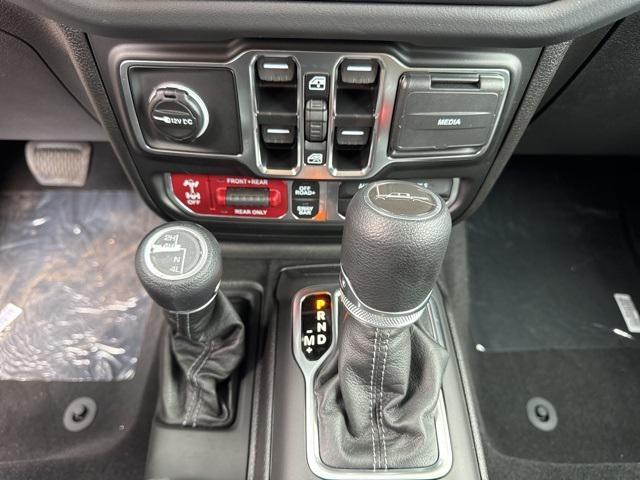 new 2025 Jeep Gladiator car, priced at $47,345