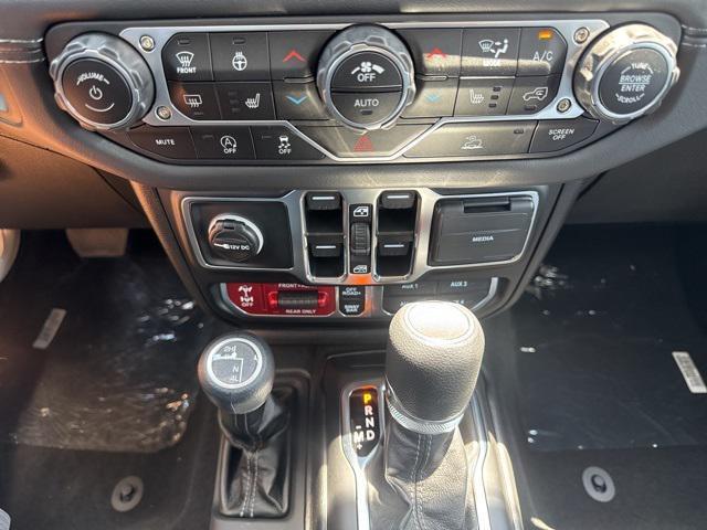 new 2025 Jeep Gladiator car, priced at $47,345