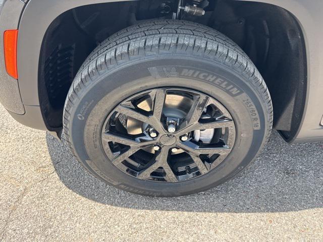 new 2025 Jeep Grand Cherokee car, priced at $34,130
