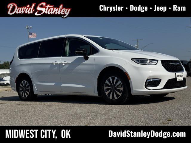 used 2024 Chrysler Pacifica Hybrid car, priced at $27,575