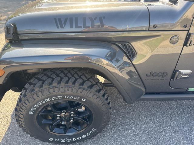 new 2025 Jeep Gladiator car, priced at $42,980
