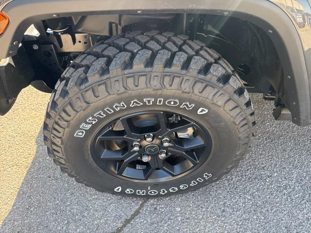 new 2025 Jeep Gladiator car, priced at $42,980