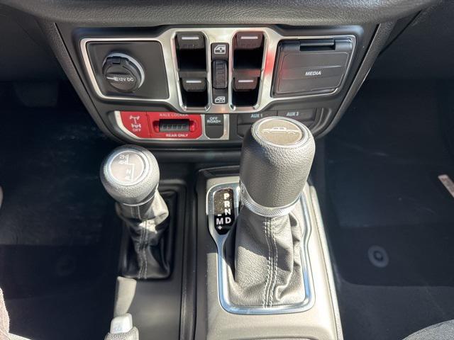 new 2025 Jeep Gladiator car, priced at $42,980