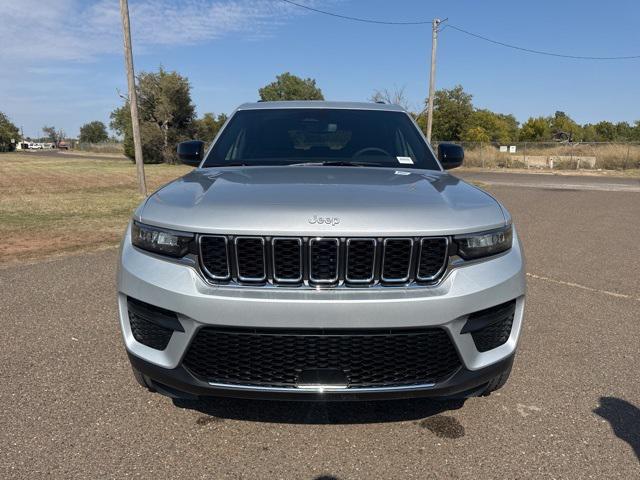 new 2025 Jeep Grand Cherokee car, priced at $30,950