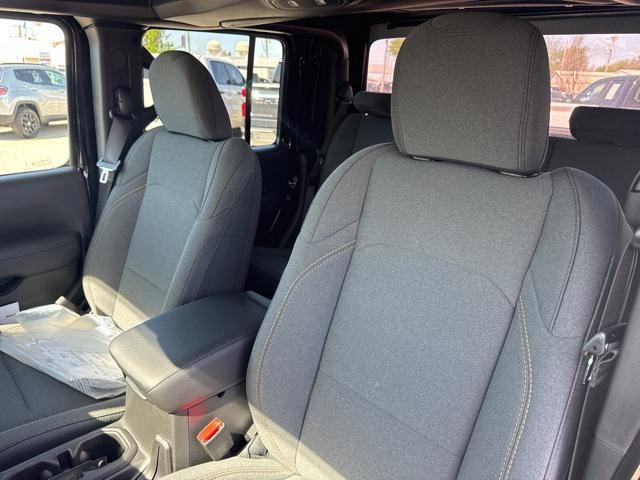 new 2025 Jeep Gladiator car, priced at $35,085
