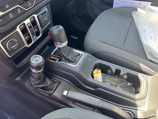 new 2025 Jeep Gladiator car, priced at $35,085