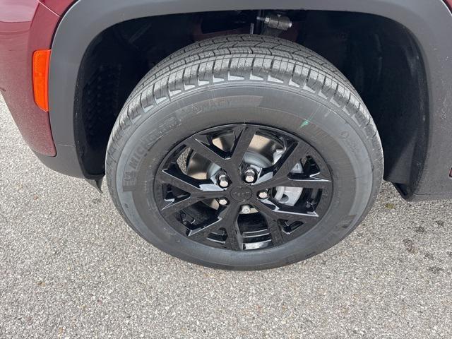 new 2025 Jeep Grand Cherokee car, priced at $35,330