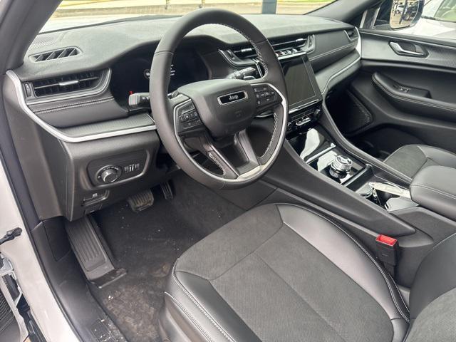 new 2025 Jeep Grand Cherokee car, priced at $35,235