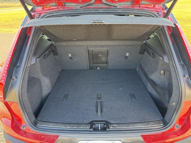 used 2020 Volvo XC40 car, priced at $21,788