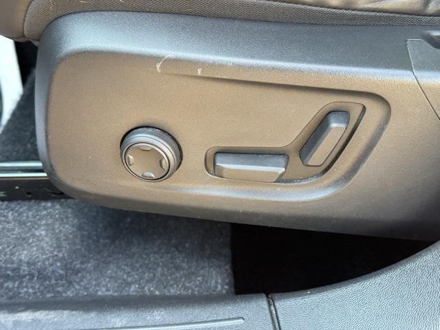 used 2020 Volvo XC40 car, priced at $21,788