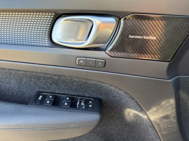 used 2020 Volvo XC40 car, priced at $21,788