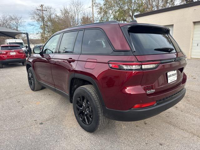 new 2025 Jeep Grand Cherokee car, priced at $33,730