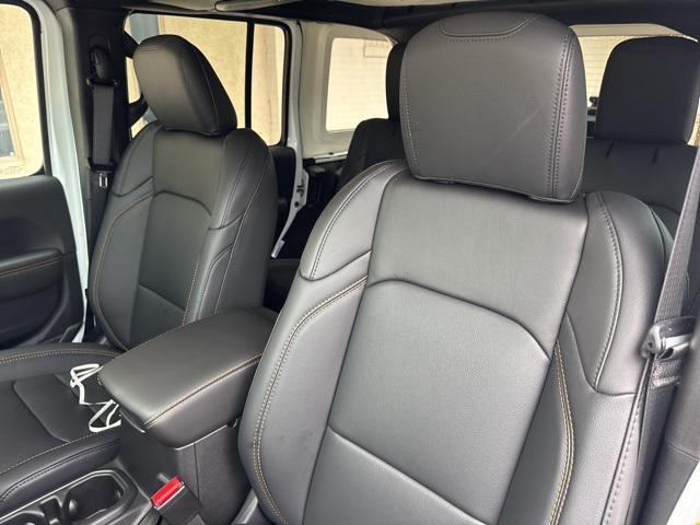 new 2025 Jeep Wrangler car, priced at $49,925