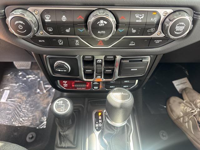 new 2025 Jeep Gladiator car, priced at $46,750