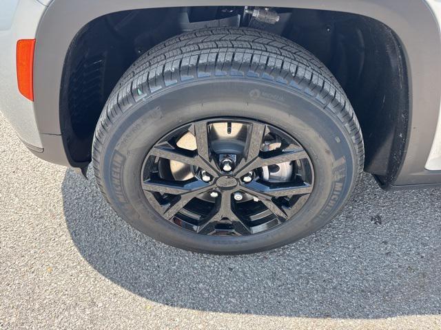 new 2025 Jeep Grand Cherokee L car, priced at $35,130