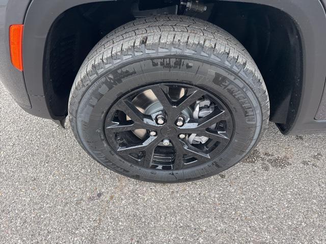 new 2025 Jeep Grand Cherokee L car, priced at $38,930