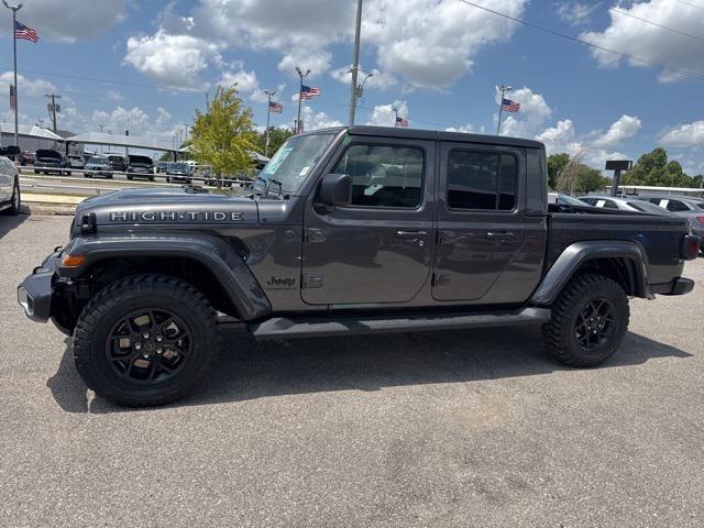 new 2025 Jeep Gladiator car, priced at $38,280