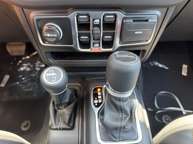new 2025 Jeep Gladiator car, priced at $45,480
