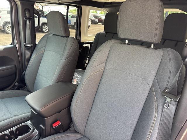 new 2025 Jeep Wrangler car, priced at $41,380