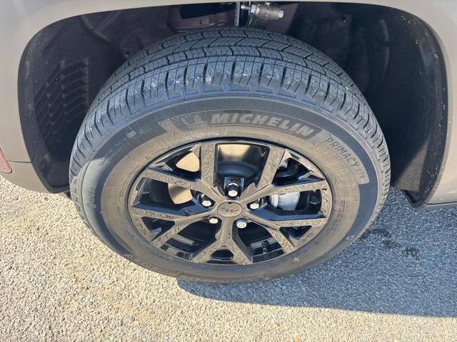 new 2025 Jeep Grand Cherokee car, priced at $35,130