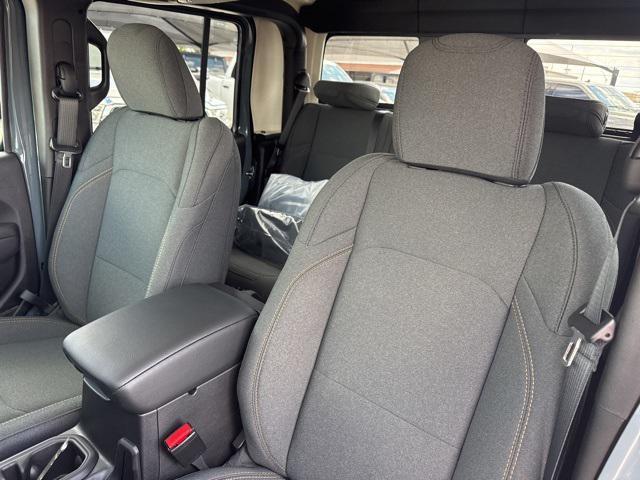 new 2025 Jeep Gladiator car, priced at $42,670