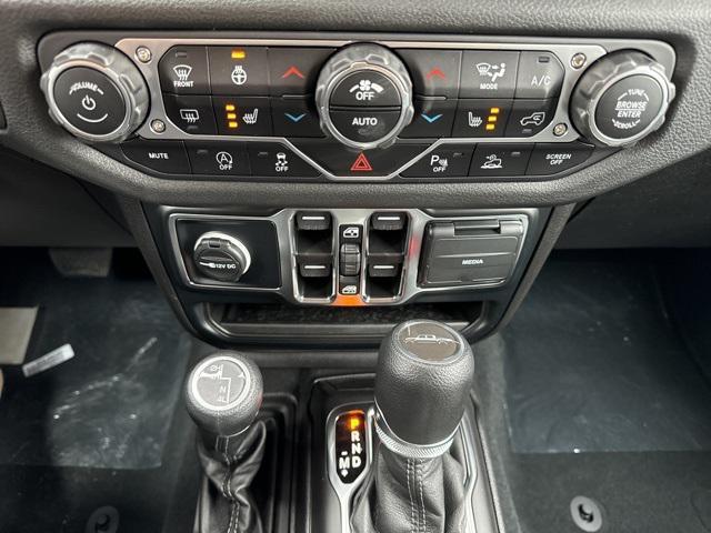 new 2024 Jeep Gladiator car, priced at $40,960