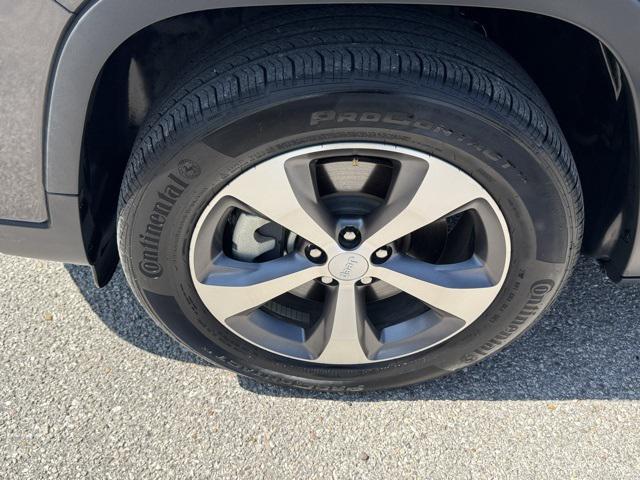 used 2022 Jeep Cherokee car, priced at $24,975